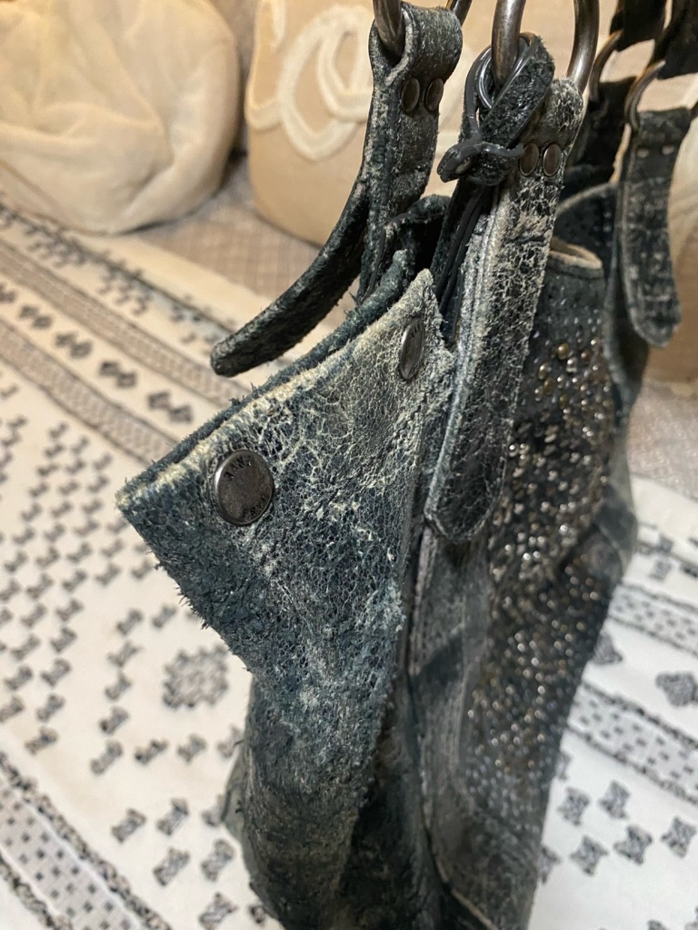Vtg Frye Gun Deborah Metal distressed Studded tote bag! - Picture 14 of 16
